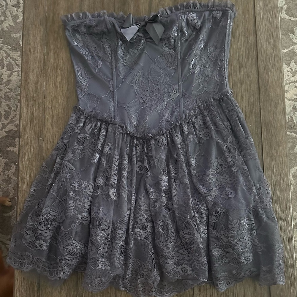 Short gray dress